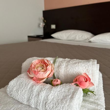 Bed & Breakfast La Rondinella Cerasolo Eksteriør billede