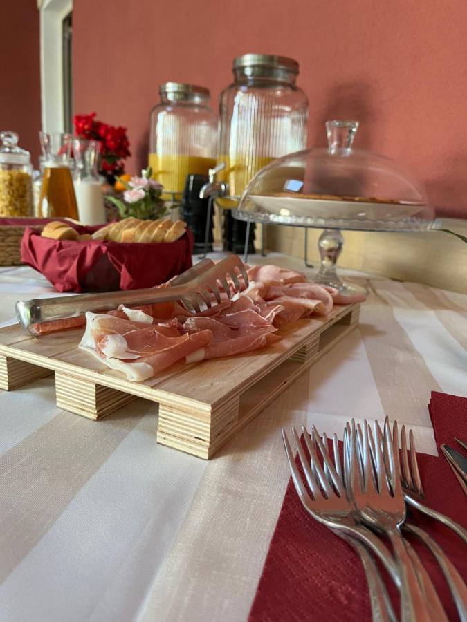 Bed & Breakfast La Rondinella Cerasolo Eksteriør billede